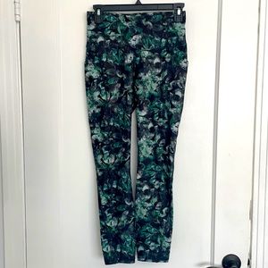 NEW All in Motion Crop Leggings with Side Pockets